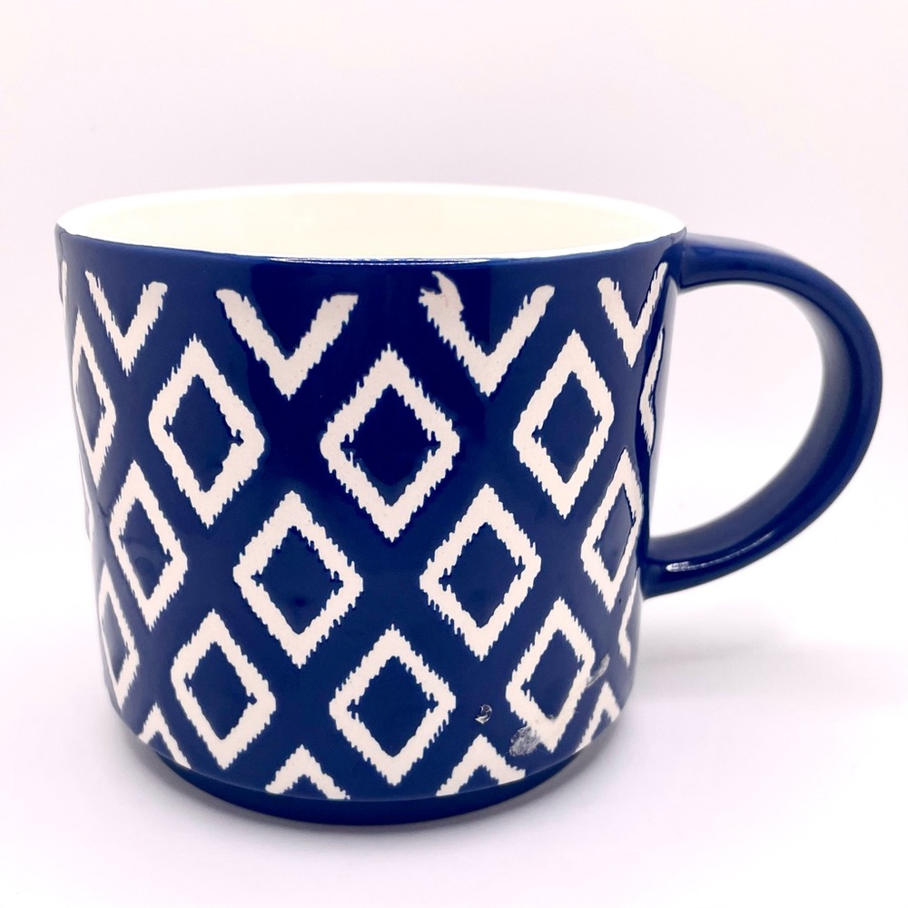 Gourmet Basics by MIKASA Blue and White Diamond Coffee Mug - Tea Hot Chocolate - Picture 1 of 6